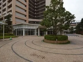 西側車寄せ