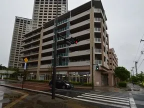 交差点を渡ると「パークシティ柏の葉キ<br>ャンパス二番街」です