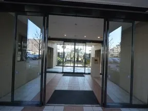 マンション内より