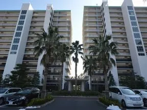 建物正面より