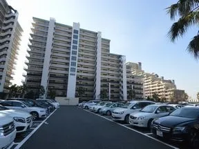 駐車場より
