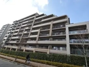 東側外観