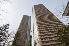 敷地南東より