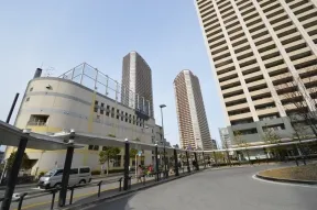 横須賀線武蔵小杉駅前ロータリーより
