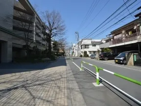 左手にプラウド駒込が見えてきました