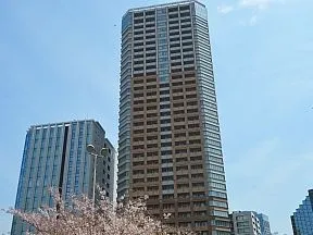 飯田橋ラムラ前から見た外観