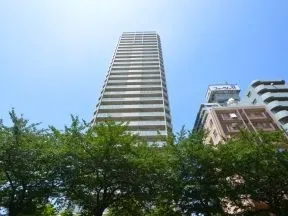 南側からの外観