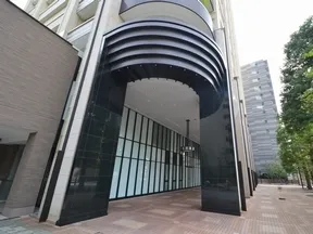 コーチエントランス