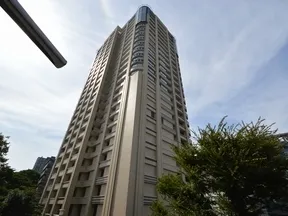 愛宕山より望む外観