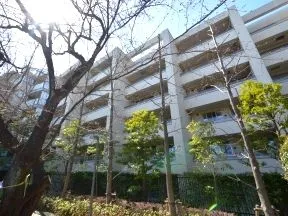 A-court 東側からの外観