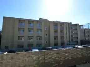 F-court 北側からの外観