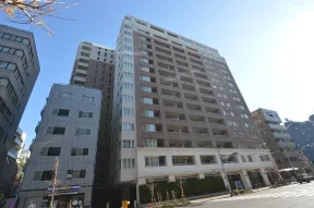 北西側からの外観