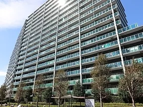 南東からの外観(サウスレジデンス)