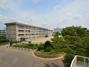 梅田小学校