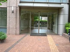 コモンエントランス（自転車置場出入口）