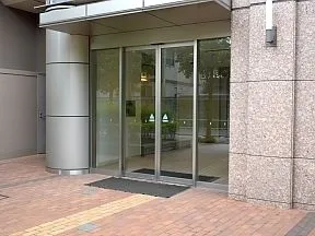 サブエントランス（自転車置場出入口）