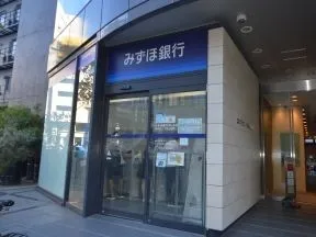 みずほ銀行　青山支店　神宮前三丁目出張所