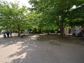 神宮通り公園