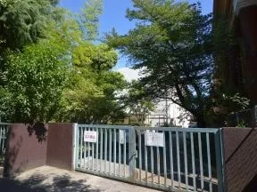 原宿外苑中学校
