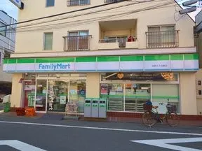 Family　Mart　佐野久下目黒店