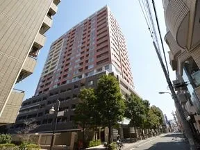 右折後、左手に物件が見えます