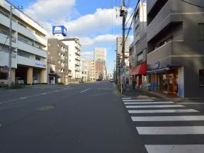 清洲橋通りを東側にまっすぐ進みます。