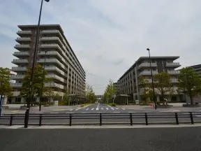 プラウド船橋一街区(右)、プラウド船<br>橋二街区(左)