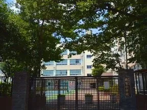 朋有小学校