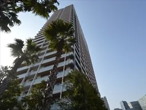 敷地北側からの外観