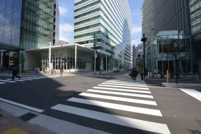 横浜ベイクォーター前付近