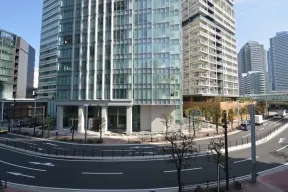 パークタワー横濱ポートサイド前