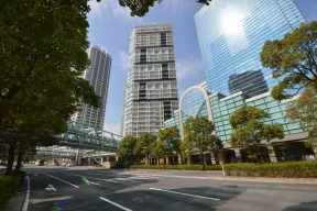 建物北東側から