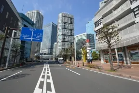 建物東側から