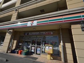 セブンイレブン 横浜レイディアント店(同敷地内)