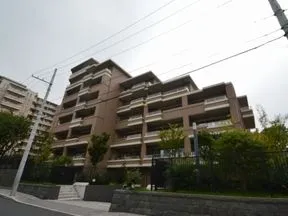 東から見たI棟
