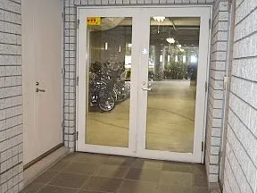 自転車置場出入口