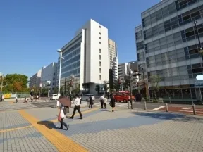 田町駅東口交差点