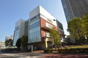 港区立こども園・児童高齢者交流プラザ