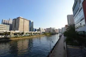 ブルームタワー付近の運河沿い