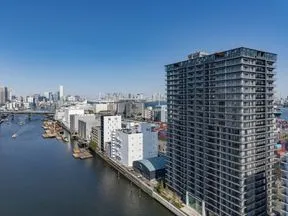 京浜運河から見た外観