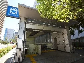 りんかい線「品川シーサイド」駅出口A<br>を出ます