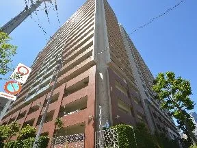 左手に「品川シーサイドレジデンス」が<br>見えます