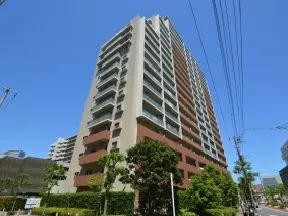 南西から見た外観