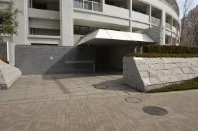 サウスエントランス