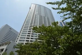 南東側からの外観