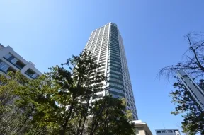 タワー棟・北東からの外観