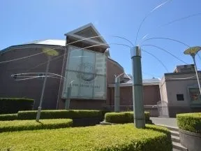 東京グローブ座