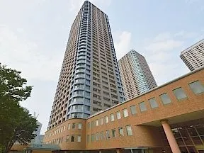 ピアウエストスクエアとスカイライトタワ<br>ー