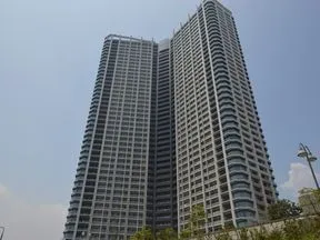 南東側からの外観