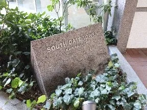 メインエントランス③